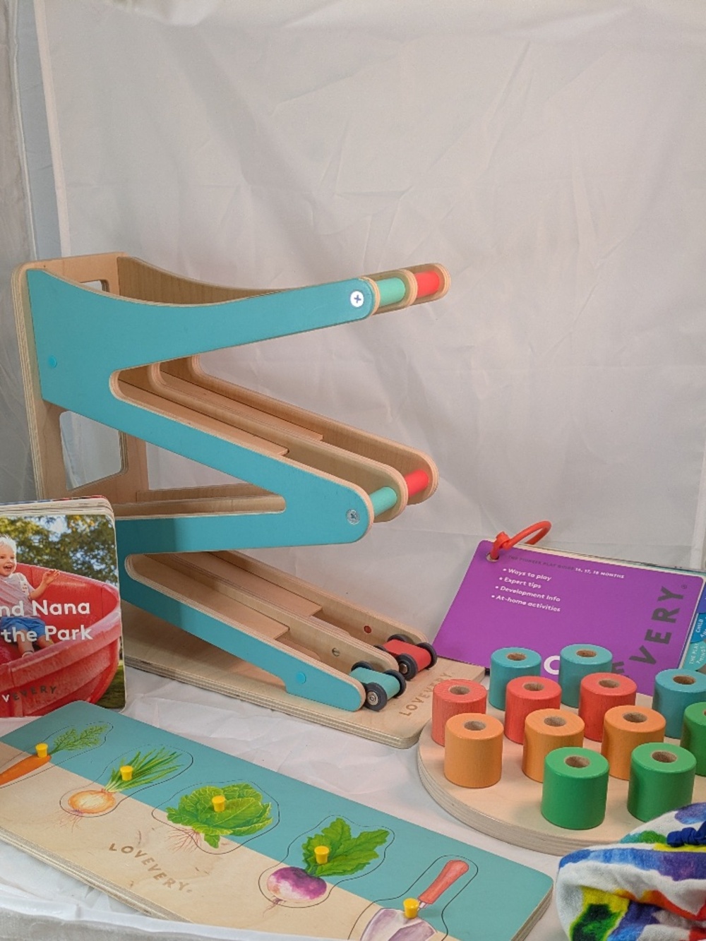 Lovevery The Pioneer Play Kit 16, 17, 18 Months - Full Kit